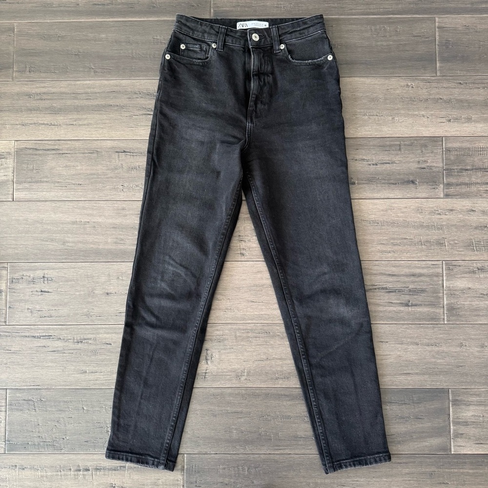 Zara Black High-Waisted Mom Jeans
